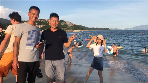 魯班裝飾項目經(jīng)理何友良旅游照 魯班裝飾項目經(jīng)理何友良旅游照