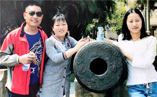 魯班裝飾項目經(jīng)理何友良家人